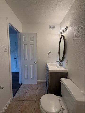 536 Valley Park Drive, Garland, TX 75043