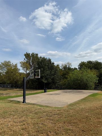 536 Valley Park Drive, Garland, TX 75043