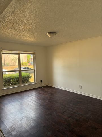 536 Valley Park Drive, Garland, TX 75043