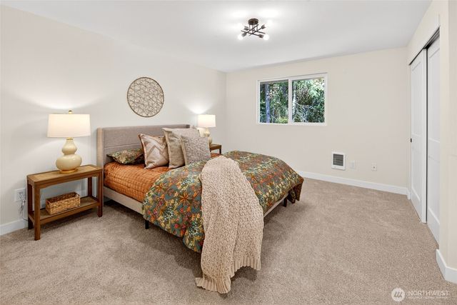 20017 Locust Way, Lynnwood, WA 98036