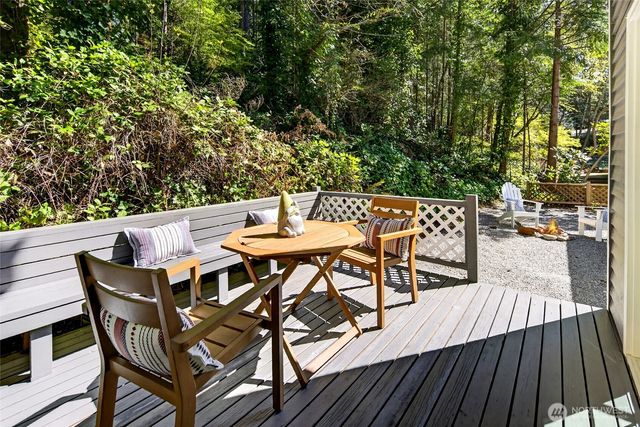 20017 Locust Way, Lynnwood, WA 98036