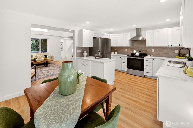 20017 Locust Way, Lynnwood, WA 98036