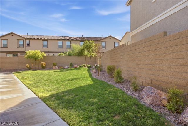 5321 Lazy Breeze Avenue, Las Vegas, NV 89118