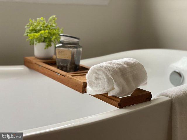 1041 KINGS CREEK DR, St Leonard, MD 20685