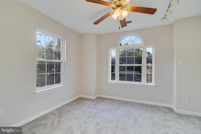 1041 KINGS CREEK DR, St Leonard, MD 20685