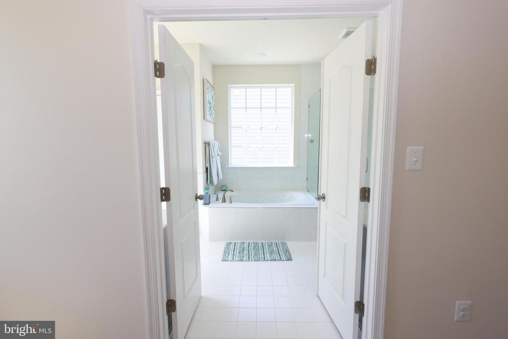 Image 37 of property listing at 313 BUCCOO REEF LOOP, Accokeek, MD 20607