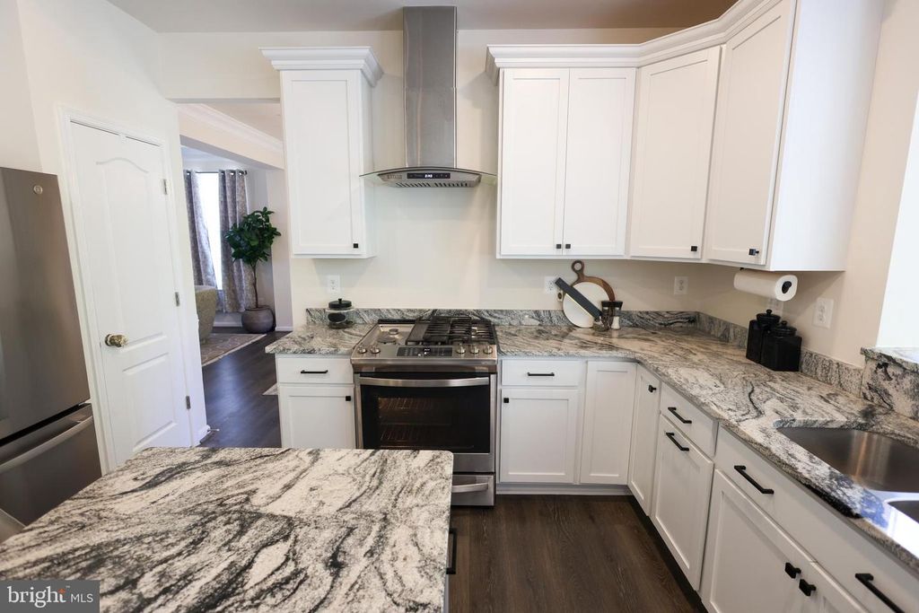 Image 7 of property listing at 313 BUCCOO REEF LOOP, Accokeek, MD 20607