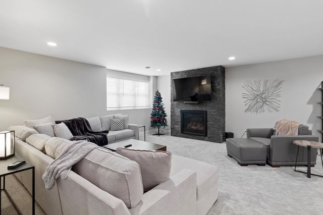 15598 Duck Trail Lane, Apple Valley, MN 55124