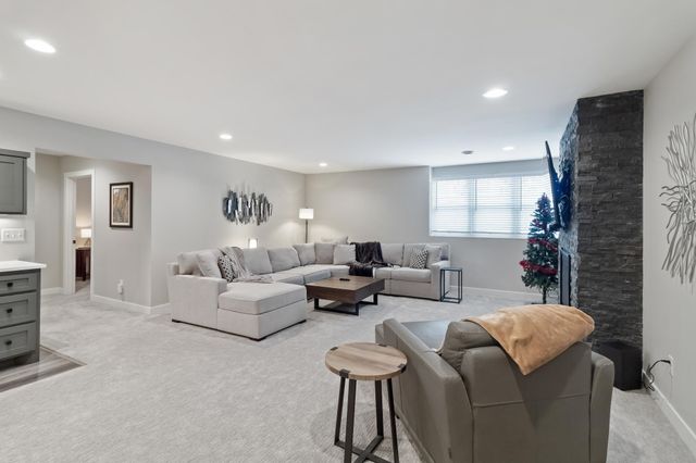 15598 Duck Trail Lane, Apple Valley, MN 55124