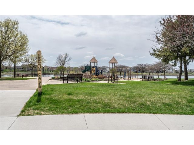 15598 Duck Trail Lane, Apple Valley, MN 55124