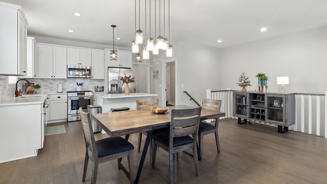 15598 Duck Trail Lane, Apple Valley, MN 55124