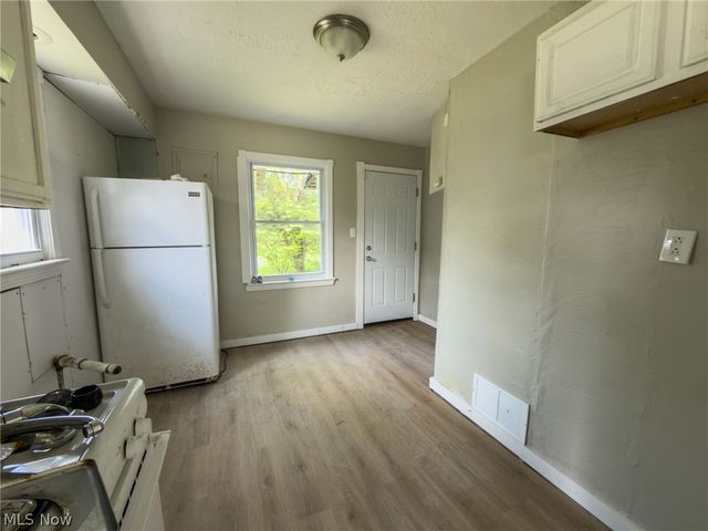 11825 Avon Avenue, Cleveland, OH 44105