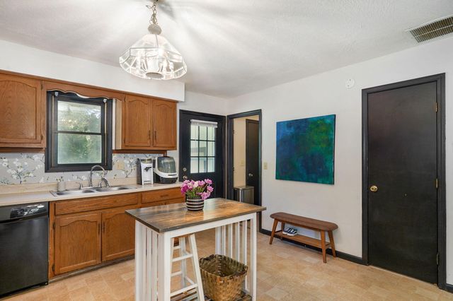 4010 W Dahlia Drive, Battlefield, MO 65619