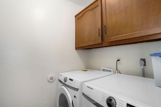 4010 W Dahlia Drive, Battlefield, MO 65619