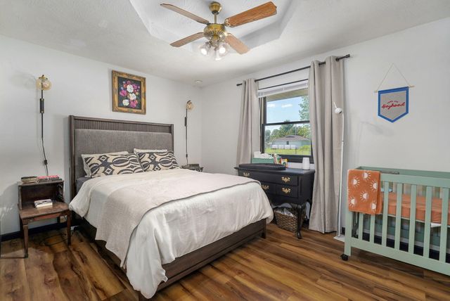 4010 W Dahlia Drive, Battlefield, MO 65619