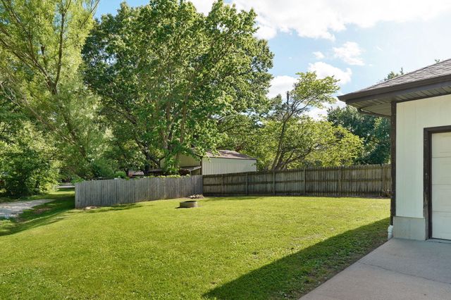4010 W Dahlia Drive, Battlefield, MO 65619