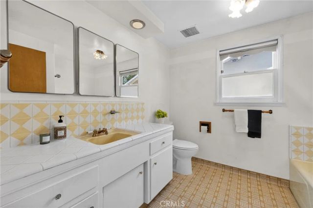 9470-9472 Foster, Bellflower, CA 90706