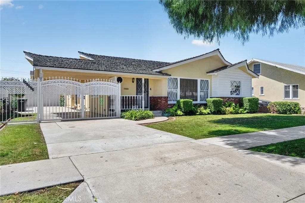 9470-9472 Foster, Bellflower, CA 90706