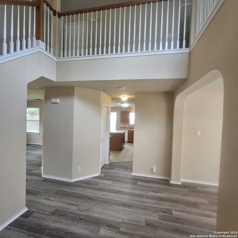 4007 Dunn Oak Dr, San Antonio, TX 78223