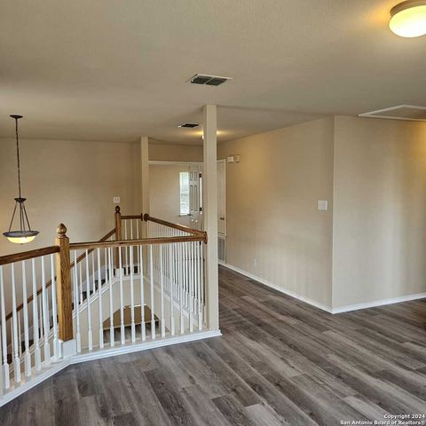 4007 Dunn Oak Dr, San Antonio, TX 78223