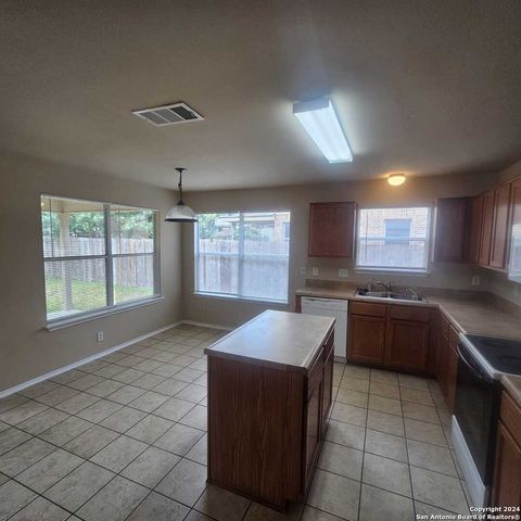 4007 Dunn Oak Dr, San Antonio, TX 78223