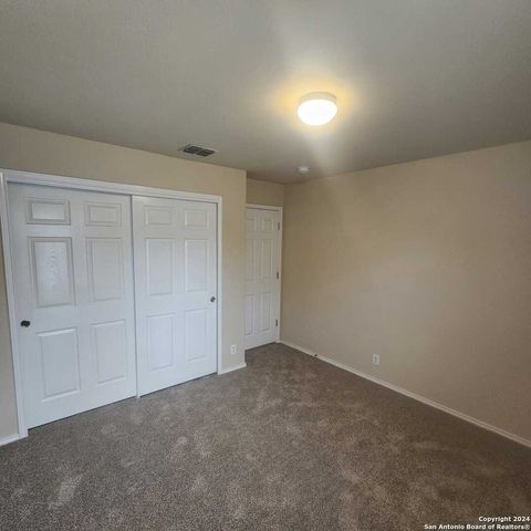 4007 Dunn Oak Dr, San Antonio, TX 78223