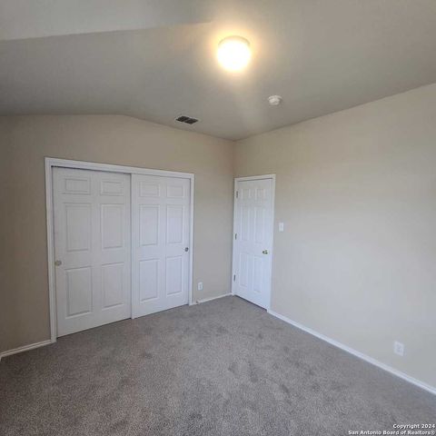 4007 Dunn Oak Dr, San Antonio, TX 78223