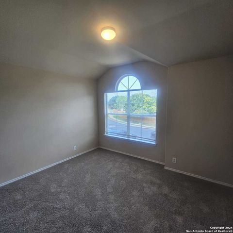 4007 Dunn Oak Dr, San Antonio, TX 78223