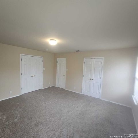 4007 Dunn Oak Dr, San Antonio, TX 78223