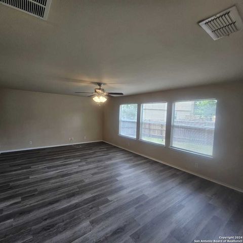 4007 Dunn Oak Dr, San Antonio, TX 78223
