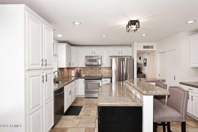 865 N ROOSEVELT Circle, Scottsdale, AZ 85257