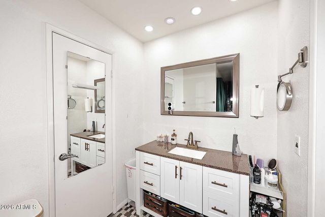 865 N ROOSEVELT Circle, Scottsdale, AZ 85257