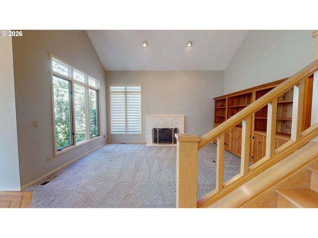 1912 SUNBURST Ter, West Linn, OR 97068