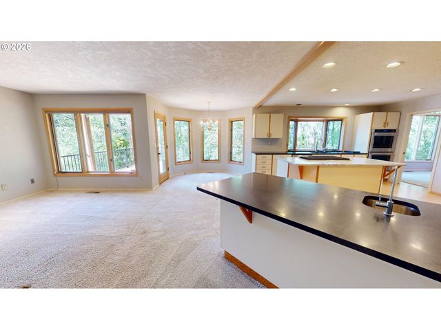 1912 SUNBURST Ter, West Linn, OR 97068