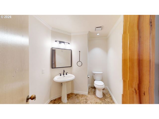 1912 SUNBURST Ter, West Linn, OR 97068