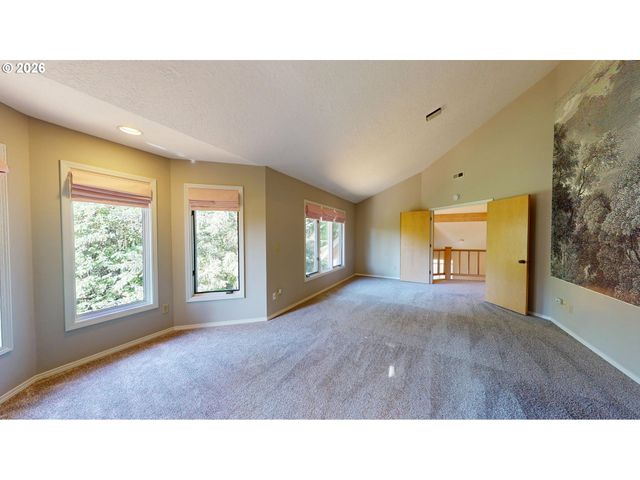 1912 SUNBURST Ter, West Linn, OR 97068