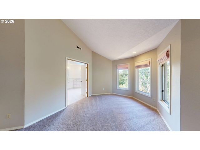 1912 SUNBURST Ter, West Linn, OR 97068