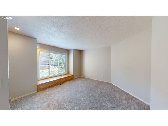 1912 SUNBURST Ter, West Linn, OR 97068