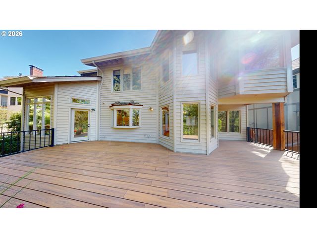 1912 SUNBURST Ter, West Linn, OR 97068