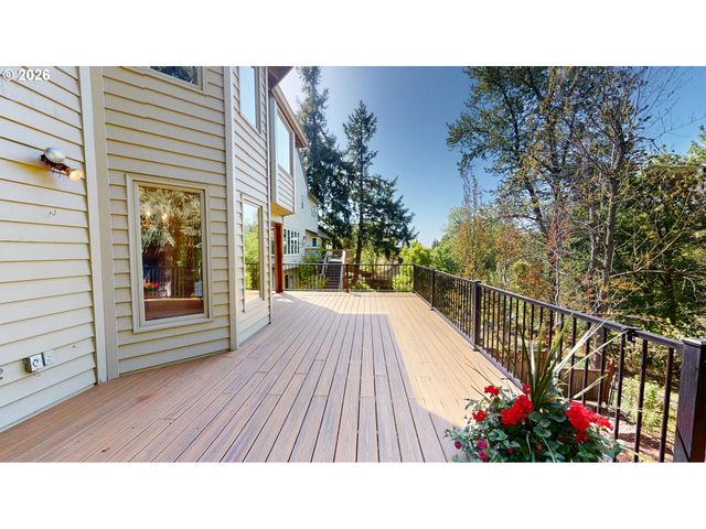 1912 SUNBURST Ter, West Linn, OR 97068