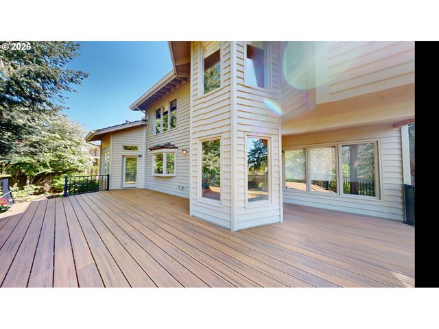 1912 SUNBURST Ter, West Linn, OR 97068