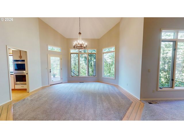 1912 SUNBURST Ter, West Linn, OR 97068