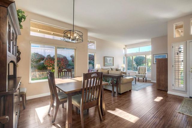 1684 Countryside Dr, Vista, CA 92081