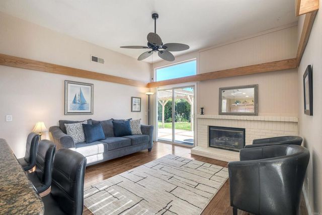 1684 Countryside Dr, Vista, CA 92081