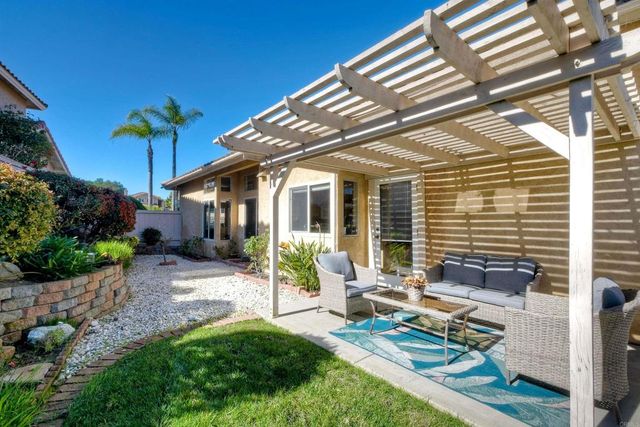 1684 Countryside Dr, Vista, CA 92081