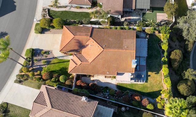 1684 Countryside Dr, Vista, CA 92081