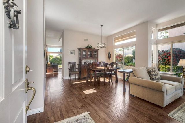 1684 Countryside Dr, Vista, CA 92081