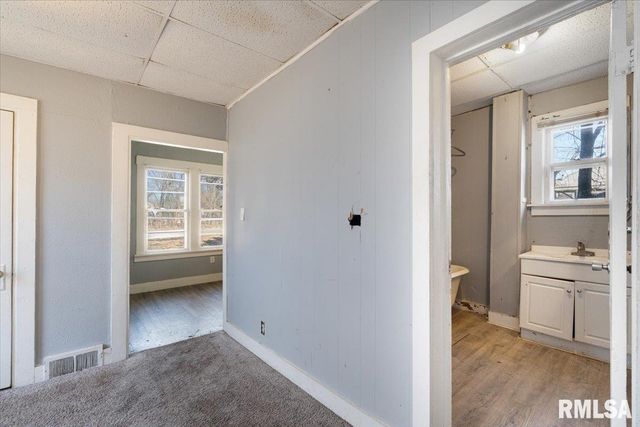 2947 13TH Avenue, Rock Island, IL 61201