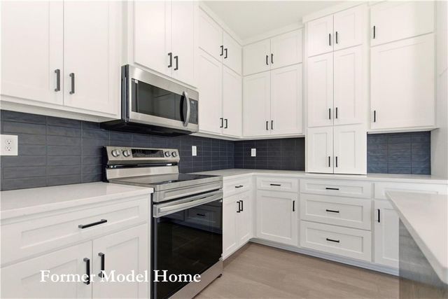 27610 E 128th Court, Lee's Summit, MO 64086