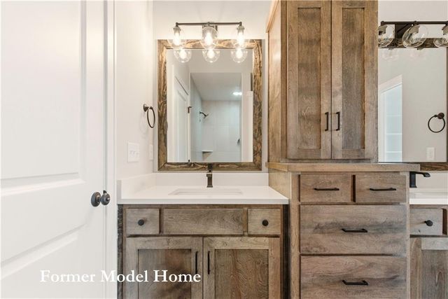 27610 E 128th Court, Lee's Summit, MO 64086